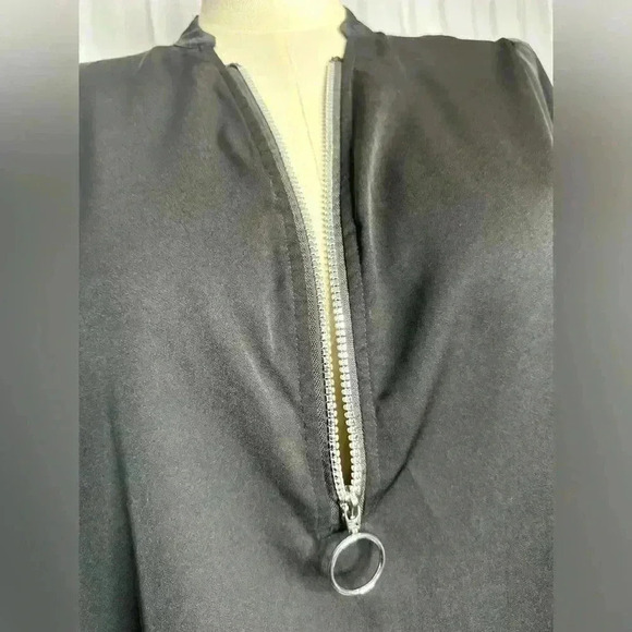 Women's Black Short Sleeve Blouse (570) - Picture 9 of 12